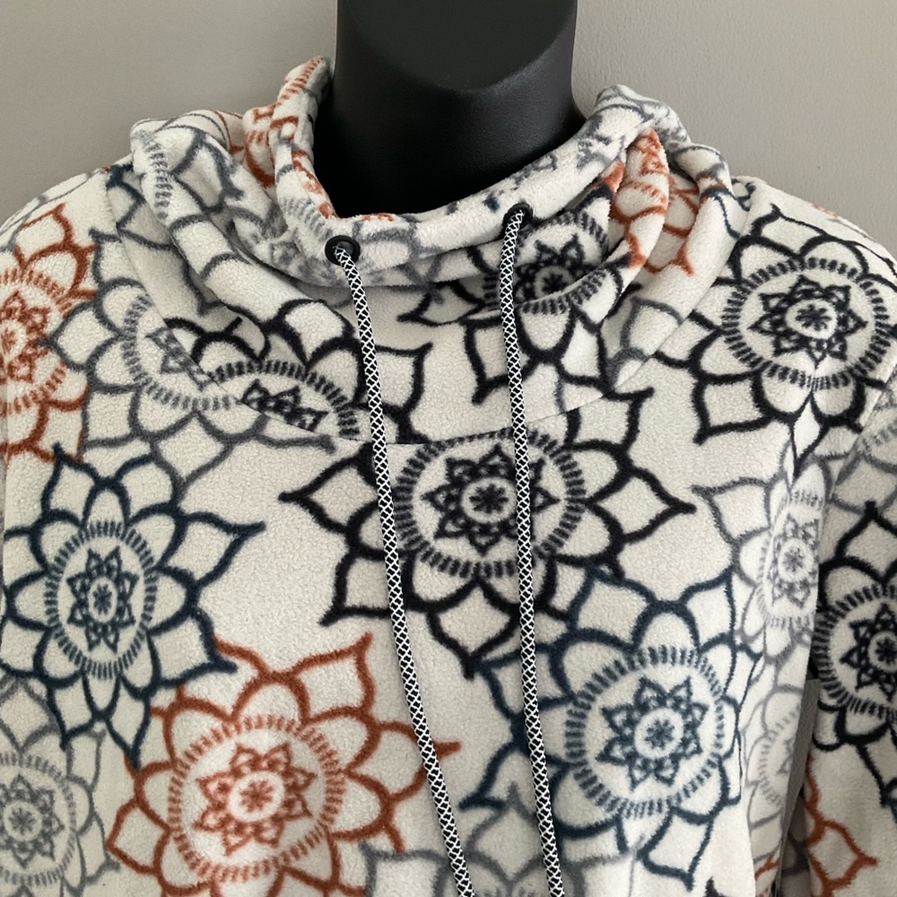 KAVU, patterned fleece/hoodie - Picture 10 of 12